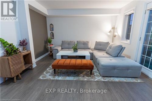 20B - 85 Mullin Drive, Guelph, ON - Indoor Photo Showing Living Room