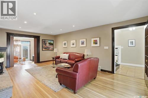 2807 Assiniboine Avenue, Regina, SK - Indoor Photo Showing Living Room