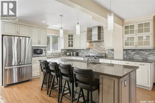 2807 Assiniboine Avenue, Regina, SK - Indoor Photo Showing Kitchen With Stainless Steel Kitchen With Upgraded Kitchen