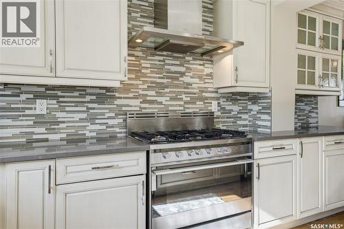 2807 Assiniboine Avenue, Regina, SK - Indoor Photo Showing Kitchen With Upgraded Kitchen