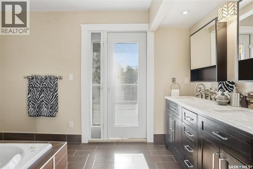 2807 Assiniboine Avenue, Regina, SK - Indoor Photo Showing Bathroom