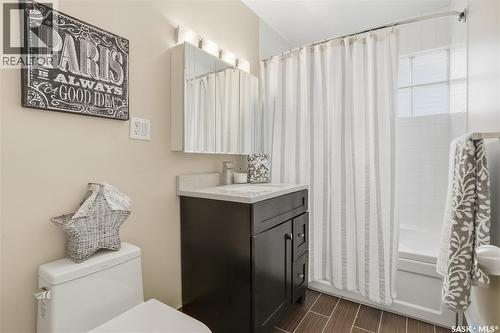 2807 Assiniboine Avenue, Regina, SK - Indoor Photo Showing Bathroom