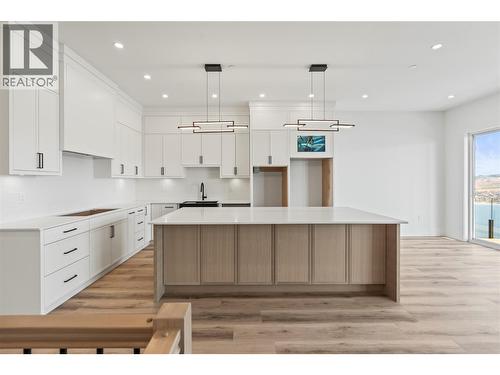 8948 Tavistock Road, Vernon, BC - Indoor Photo Showing Kitchen With Upgraded Kitchen