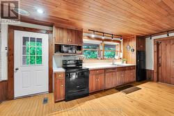 Direct access to the patio - great spot for BBQ - 