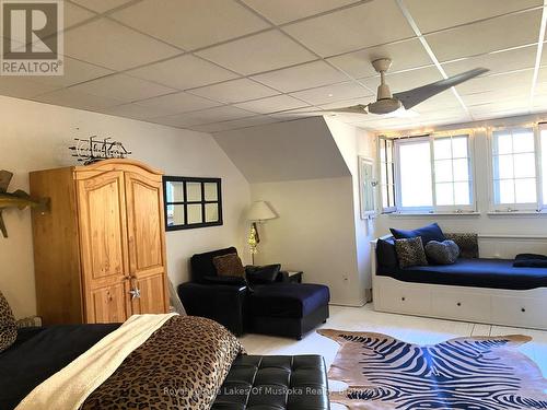 Interior of unit 307 - 307 - 12 Bigwin Island Island, Lake Of Bays (Franklin), ON - Indoor Photo Showing Bedroom