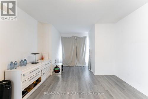 301 Freure Drive, Cambridge, ON - Indoor Photo Showing Other Room