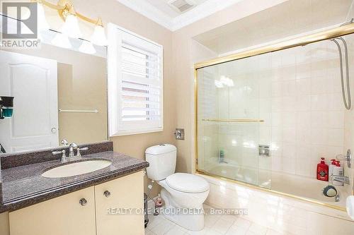 1918 Royal Credit Boulevard, Mississauga, ON - Indoor Photo Showing Bathroom