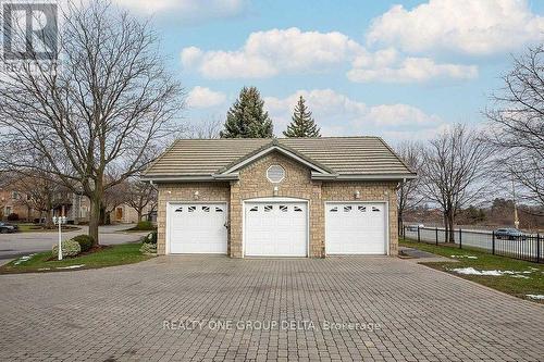 1918 Royal Credit Boulevard, Mississauga, ON - Outdoor