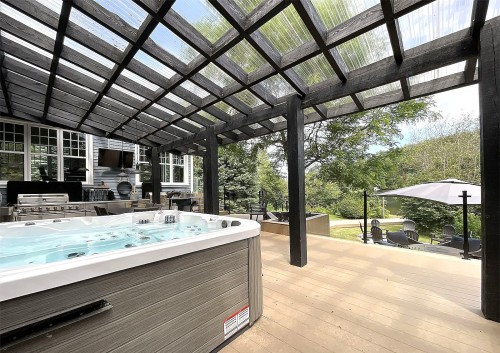 Terrasse - 10 Rue De L'Aqueduc, Saint-Alphonse-Rodriguez, QC - 