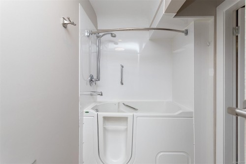 3056 Gibbins Rd, Duncan, BC 