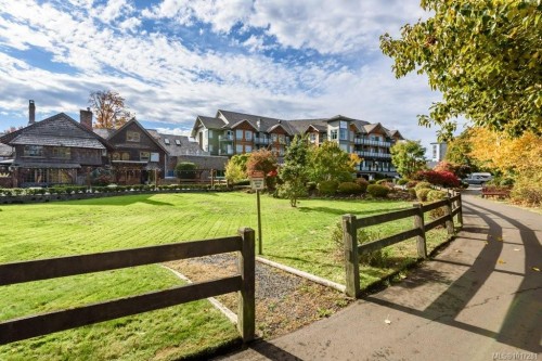 211A-1730 Riverside Lane, Courtenay, BC - Outdoor