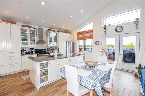 135 Victoria Dr, Hillside Beach, MB 