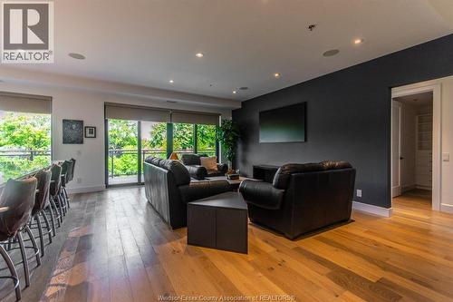 14400 Tecumseh Road Unit# 207, Tecumseh, ON - Indoor Photo Showing Living Room