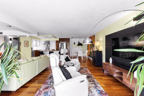 Salon - 109-30 Rue Berlioz, Montréal (Verdun/Île-Des-Soeurs), QC - Indoor Photo Showing Living Room