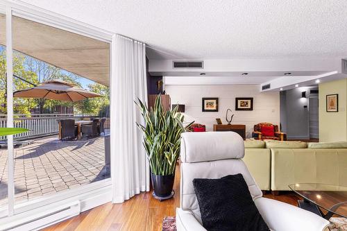 Salon - 109-30 Rue Berlioz, Montréal (Verdun/Île-Des-Soeurs), QC - Indoor