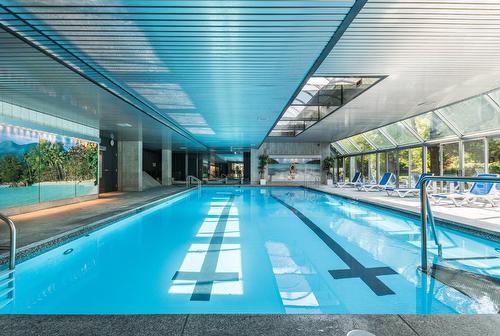 Piscine - 109-30 Rue Berlioz, Montréal (Verdun/Île-Des-Soeurs), QC -  Photo Showing Other Room With In Ground Pool