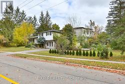 165 CARLSON DRIVE  Newmarket, ON L3Y 3H2