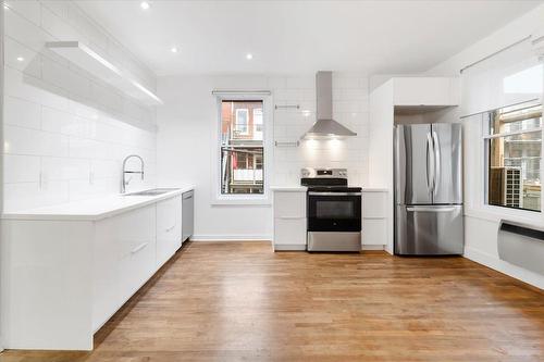 Kitchen - 5329 Rue De Bordeaux, Montréal (Le Plateau-Mont-Royal), QC - Indoor Photo Showing Kitchen With Upgraded Kitchen