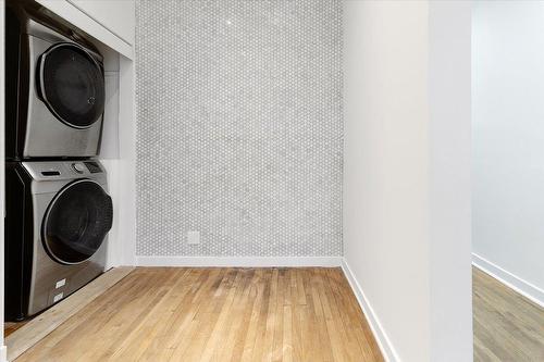 Laundry room - 5329 Rue De Bordeaux, Montréal (Le Plateau-Mont-Royal), QC - Indoor Photo Showing Laundry Room