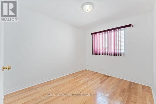 81 Lloydalex Crescent, Ottawa, ON - Indoor Photo Showing Other Room