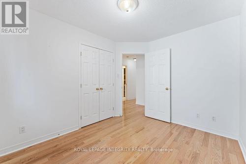 81 Lloydalex Crescent, Ottawa, ON - Indoor Photo Showing Other Room