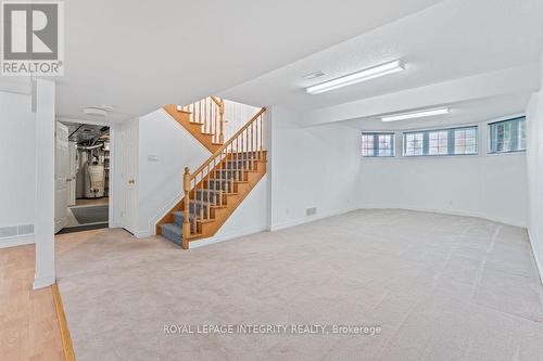 81 Lloydalex Crescent, Ottawa, ON - Indoor Photo Showing Other Room