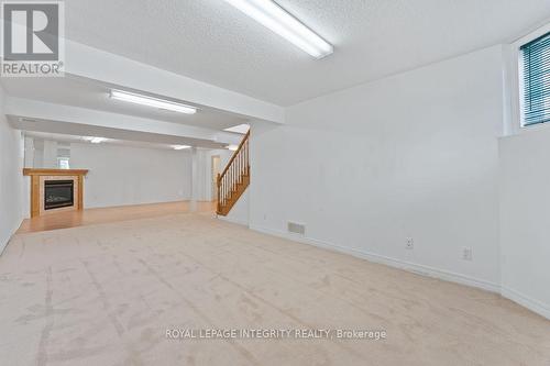 81 Lloydalex Crescent, Ottawa, ON - Indoor Photo Showing Other Room