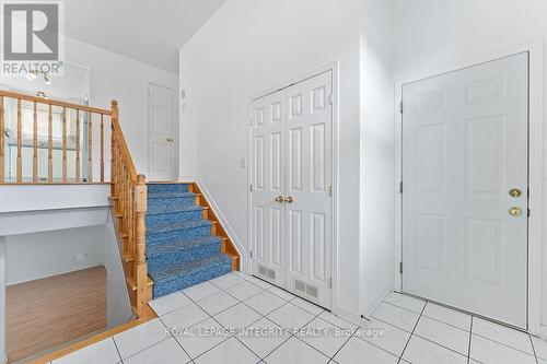 81 Lloydalex Crescent, Ottawa, ON - Indoor Photo Showing Other Room
