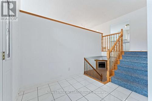 81 Lloydalex Crescent, Ottawa, ON - Indoor Photo Showing Other Room
