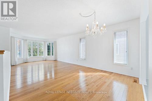 81 Lloydalex Crescent, Ottawa, ON - Indoor Photo Showing Other Room