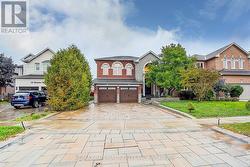 32 BRANDON GATE DRIVE  Vaughan, ON L6A 2L4