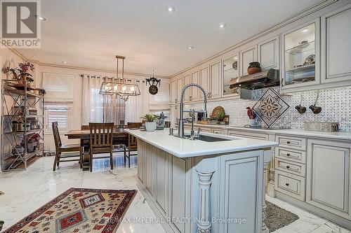 32 Brandon Gate Drive, Vaughan, ON - Indoor Photo Showing Kitchen With Upgraded Kitchen