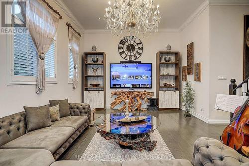 32 Brandon Gate Drive, Vaughan, ON - Indoor Photo Showing Living Room