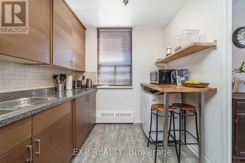 # 519 - 451 The West Mall, Toronto, ON - Indoor Photo Showing Kitchen