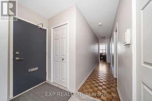 # 519 - 451 The West Mall, Toronto, ON - Indoor Photo Showing Other Room