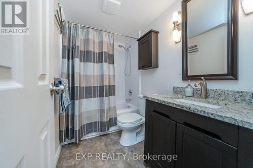 # 519 - 451 The West Mall, Toronto, ON - Indoor Photo Showing Bathroom