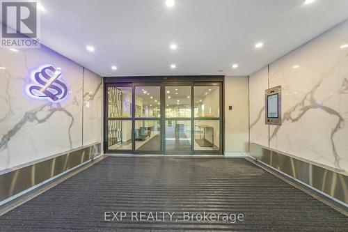 # 519 - 451 The West Mall, Toronto, ON - Indoor Photo Showing Other Room