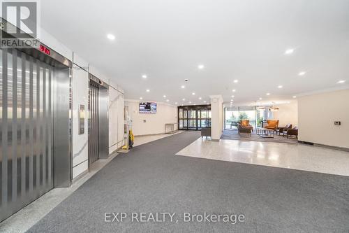 # 519 - 451 The West Mall, Toronto, ON - Indoor Photo Showing Other Room