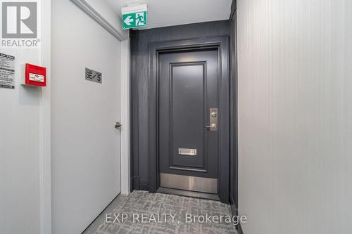 # 519 - 451 The West Mall, Toronto, ON - Indoor Photo Showing Other Room
