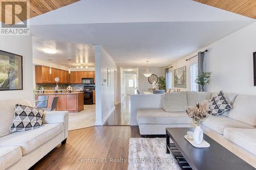 45 Hatch Street E, Whitby, ON - Indoor Photo Showing Living Room