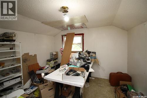 810 2Nd Avenue S, Simmie, SK - Indoor