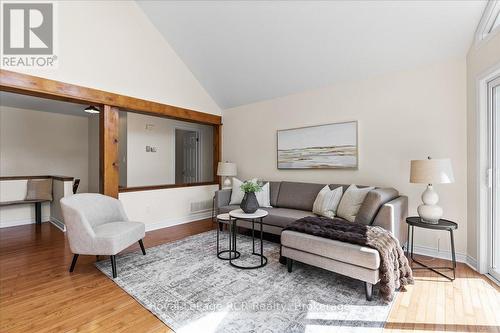102703 Road 49, West Grey, ON - Indoor Photo Showing Living Room