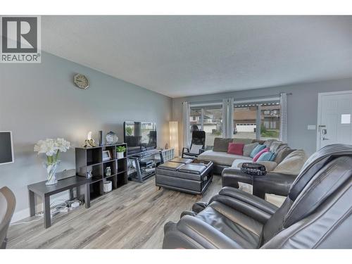 3 Killdeer Place, Osoyoos, BC - Indoor Photo Showing Living Room