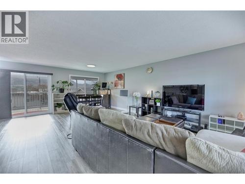 3 Killdeer Place, Osoyoos, BC - Indoor Photo Showing Living Room