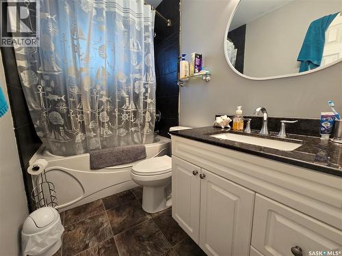 7 Mitchell Crescent, Weyburn, SK - Indoor Photo Showing Bathroom