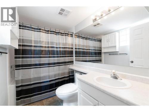 650 3 Street Sw Unit# 112, Salmon Arm, BC - Indoor Photo Showing Bathroom