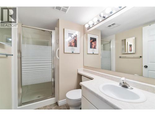 650 3 Street Sw Unit# 112, Salmon Arm, BC - Indoor Photo Showing Bathroom