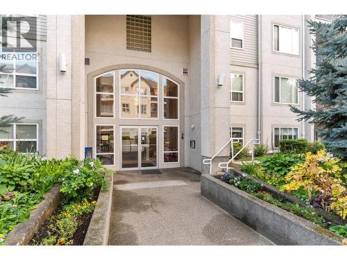 650 3 Street Sw Unit# 112, Salmon Arm, BC - Outdoor