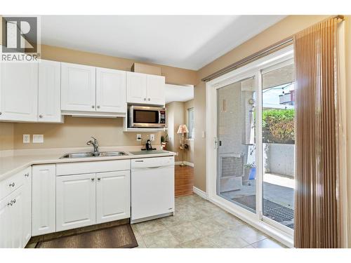 650 3 Street Sw Unit# 112, Salmon Arm, BC - Indoor Photo Showing Kitchen With Double Sink