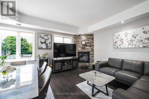 14 - 1238 Marenger Street, Ottawa, ON - Indoor Photo Showing Living Room